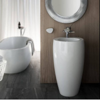 Раковина пристенная Laufen Il Bagno Alessi One 52х53х85 см 1 отверстие LLC белый 8.1197.1.400.104.1